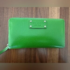 Kate Spade Green Leather Wallet – Zip Around – Preowned